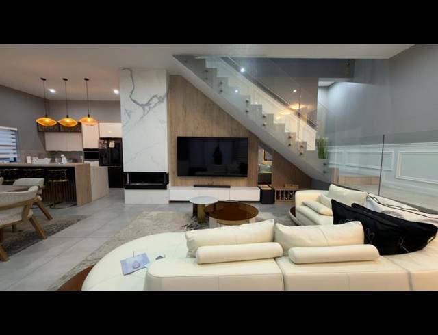 4 BEDROOM HOUSE FOR SALE IN MIDSTREAM HEIGHTS
